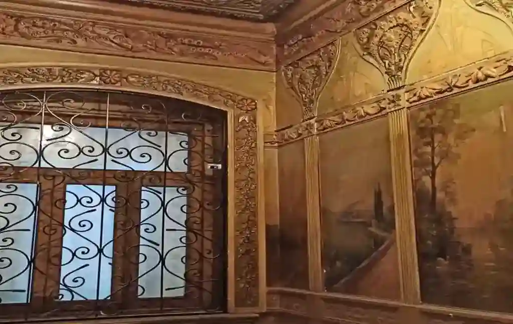 Парадная дома Кулибековых в Баку