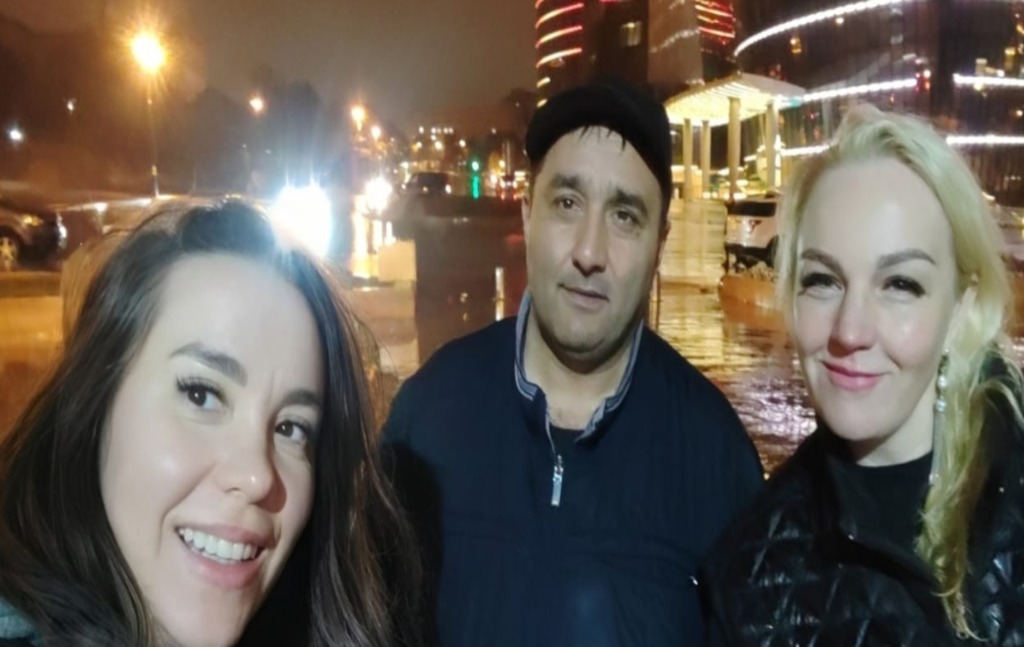 vechernyaya-ekskursiya-po-baku-s-turistami