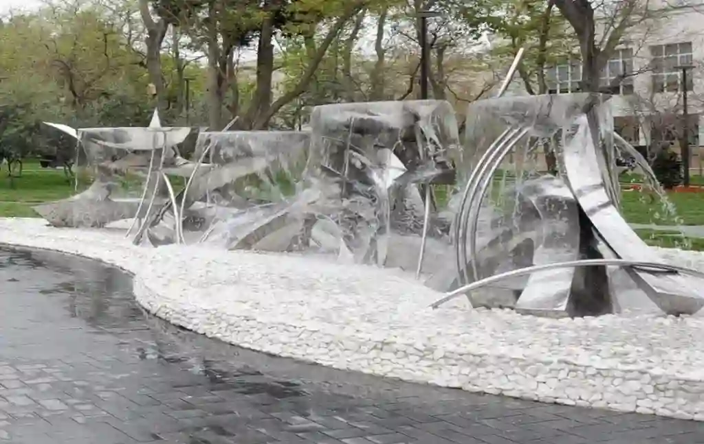 Необычный фонтан на баилово Необычный фонтан на баилово