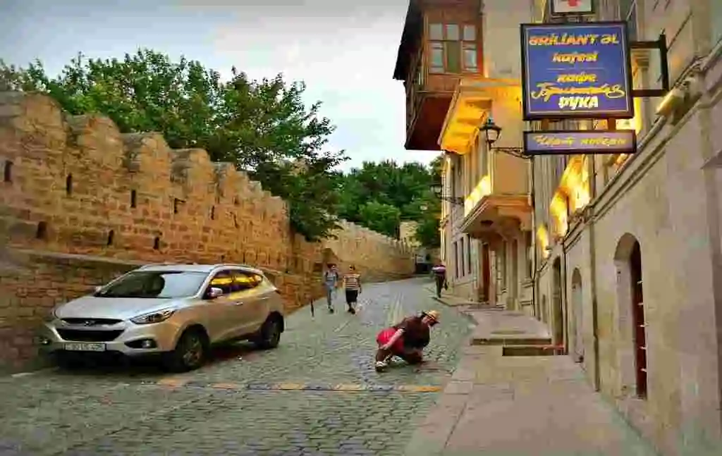 Улица Малая крепостная с кафе Бриллиантовая рука ulitsa-malaya-krepostnaya-s-kafe-brilliantovaya-ruka